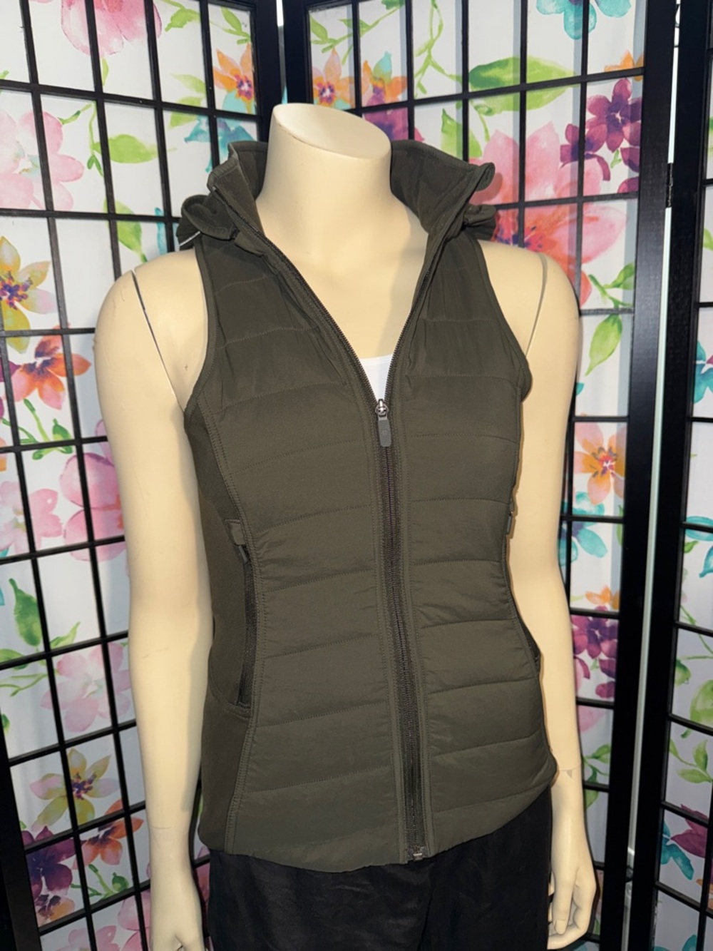 Lululemon Quilted Hooded Vest - Olive